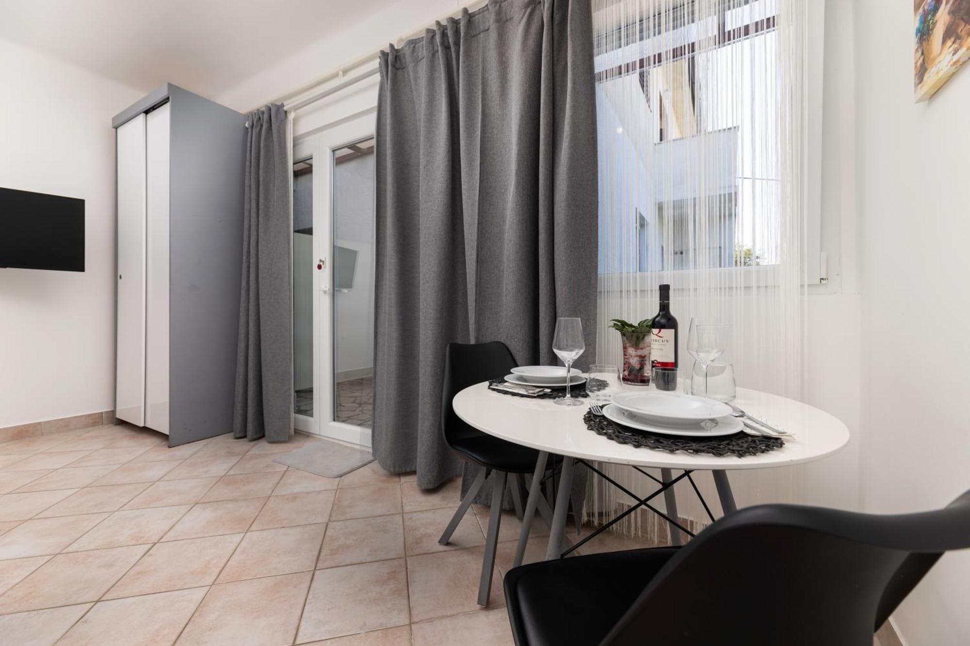 Apartments Lacrima Šilo Eksteriør bilde