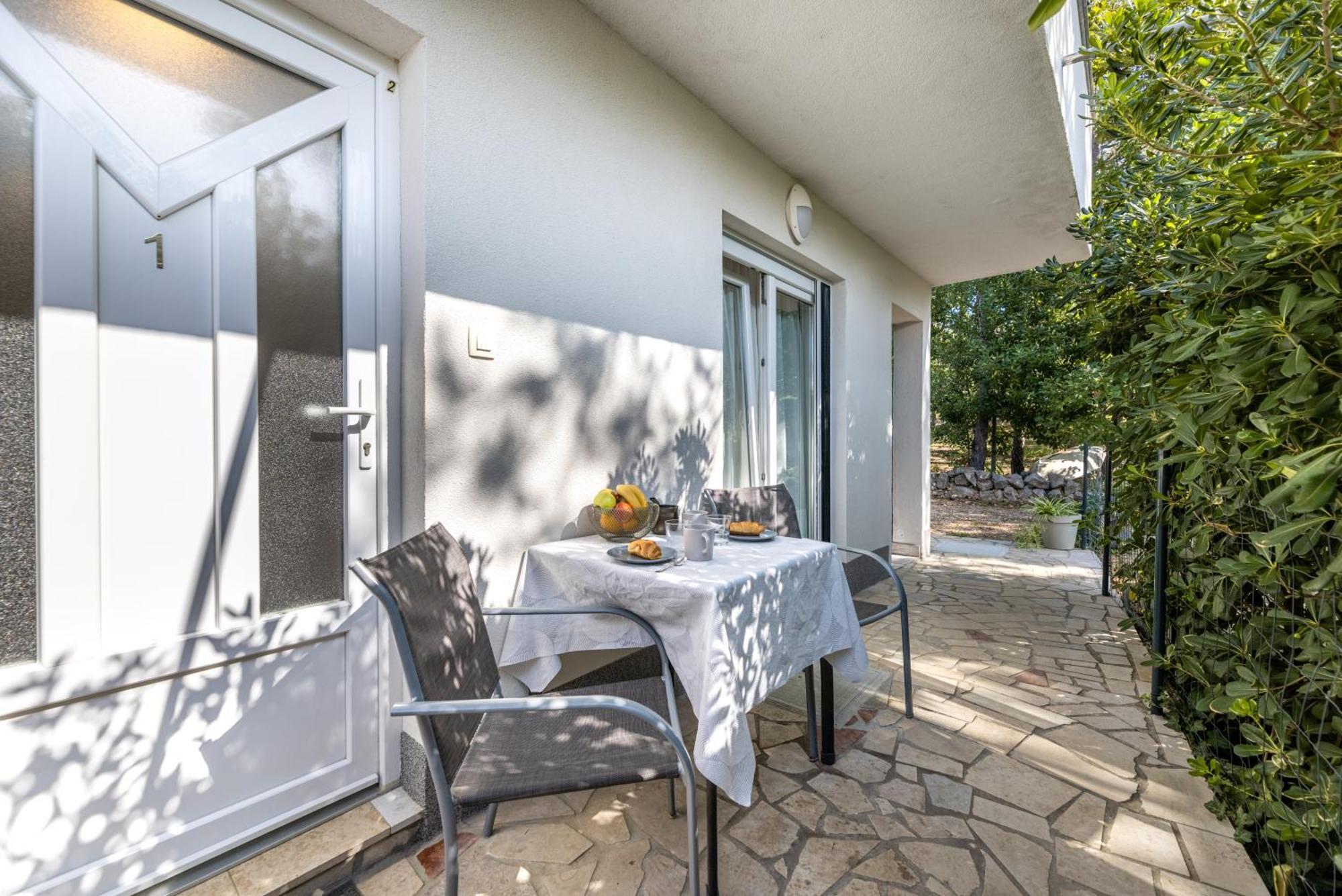Apartments Lacrima Šilo Eksteriør bilde